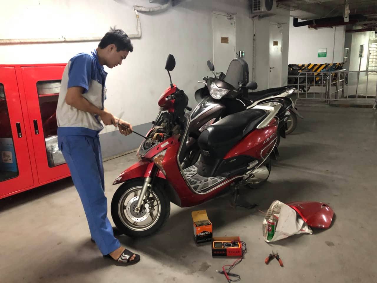 Sửa xe lưu động cứu hộ xe máy Honda Winner tận nơi tại HCM  Làm Nồi Xe  Máy Chuyên Nghiệp